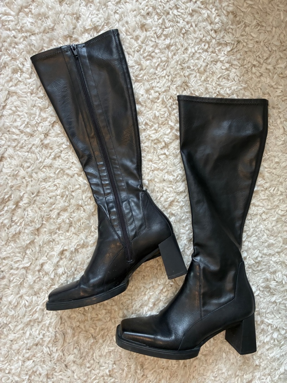 Vagabond Black Knee-High Block Heel square toe leather Boots